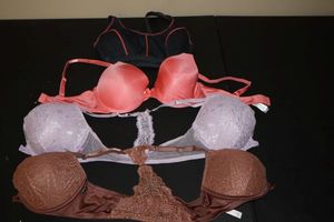 lot 139 image: Womens  undergarments size 34D