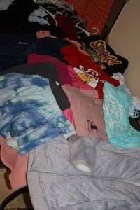 lot 146 image: Teen or small woman clothes mixed sizes