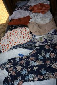 lot 148 image: Womens clothes size XS