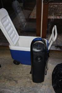 lot 179 image: Tower fan and blue rolling cooler