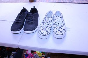 lot 43 image: Girls shoes size 7