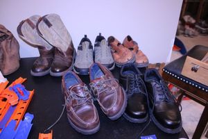 lot 198 image: Mens shoes and boots sizes 8.5, 9.5, and 10. see photos
