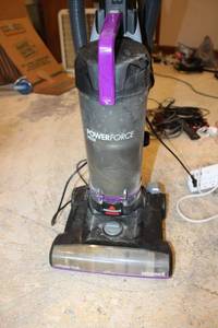 lot 226 image: Bissell vacuum cleaner