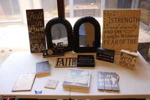 lot 221 image: Home dcor wood plaques and mirrors