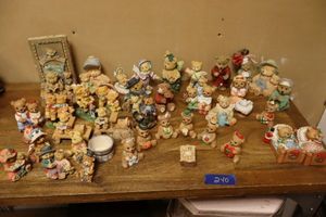 lot 240 image: Bear figurines