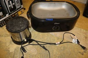 lot 237 image: Electric Roasting pan and Fry Daddy