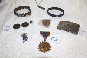 lot 74 image: Jewelry military items