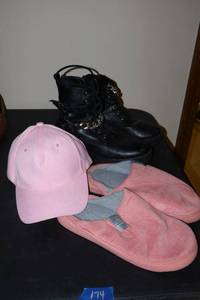 lot 174 image: Womens Cape Robbin Black boots with ankle chain (size 10) plus pink slippers and hat