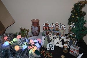 lot 254 image: Christmas decorations with changeable light sting, see photos