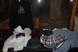 lot 266 image: Misc. clothes and sweatshirtshoodies