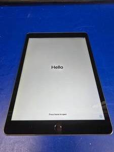 lot 17 image: Apple iPad A2270 w 10.2 Screen & 32GB.  Has been factory reset.