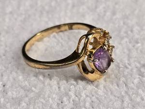 lot 58 image: 14K Yellow Gold & Amethyst Oval Cut Ring, Size