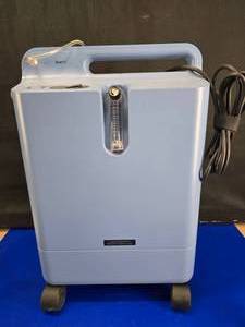 lot 118 image: Philips Respironics EverFlo Oxygen Concentrator.  TESTED