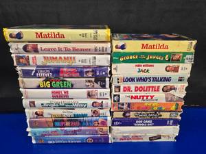 lot 130 image: Lot of 22 Childrens VHS Movies