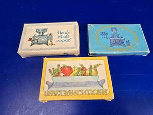 lot 164 image: 3 Packs of Vintage 1960s & 1970s Heres Whats Cookin Recipe Cards