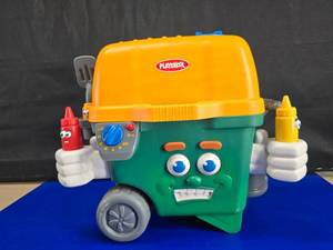 lot 173 image: 1990s Interactive Playskool Bobby Q Grill.  Tested.