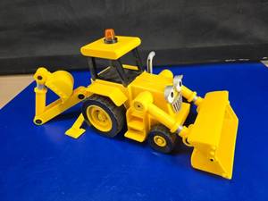 lot 175 image: Vintage 2001 Bob The Builder Talking Scoop