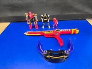 lot 179 image: Vintage 90s Power Rangers Lot