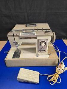 lot 189 image: Vintage Brother Pacesetter Sewing Machine w Case.  Tested.