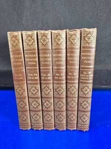 lot 210 image: Complete 1953 The Mothers Encyclopedia 6 Volume Set