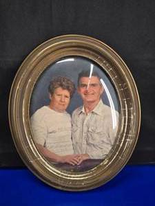 lot 226 image: Antique Bubble Glass Oval Picture Frame