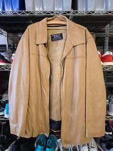 lot 291 image: Vintage South Korean Tan Hand Made Leather Jacket w Removeable Liner, Size XXL