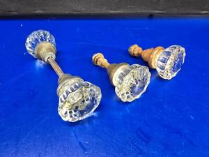 lot 339 image: Lot of Beautiful Antique Glass Door Knobs
