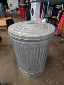 lot 349 image: Aluminum 30 Gallon Trash Can w Lid