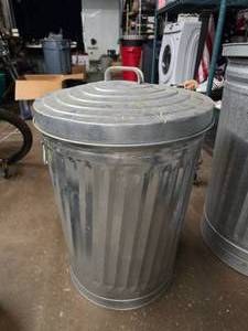 lot 350 image: Aluminum Behrens 20 Gallon Trash Can w Lid