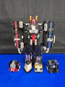 lot 353 image: SO COOL  Vintage Power Rangers 1999 Bandai Deluxe Super Train Megazord.  LOOK THIS ONE UP