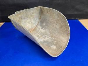lot 305 image: LATE ADDITION  Large Vintage Farm Feed Scoop