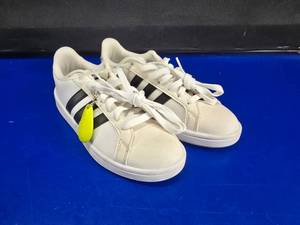 lot 312 image: LATE ADDITION JUST IN TIME FOR BACK TO SCHOOL  New Adidas Originals Cloudfoam Advantage Womens 7
