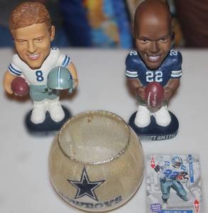 lot 38 image: Cowboys Dcor, Two Bobble Heads and Candle Holder