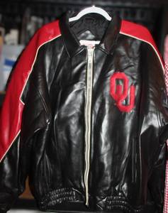 lot 43 image: OU Sooners Leather jacket Size X