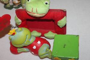 lot 110 image: Frog Candle, Plush Picture Frame and Ceramic Frog