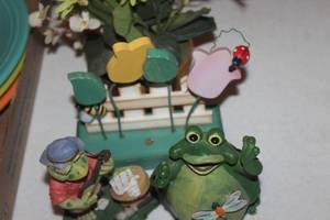 lot 111 image: Two Ceramic Frog Dcor Pieces, with Wooden Fence and Flowers and Floral Arrangement