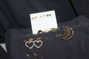 lot 141 image: Several Pairs of Earrings, Rings