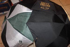 lot 203 image: Three Umbrellas
