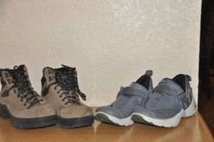 lot 164 image: Mens Jordan Tennis Shoes and Hiking Boots