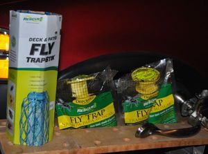 lot 223 image: Fly Traps