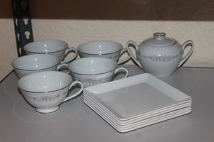 lot 235 image: Tea Cups, Sugar Bowl with Lid and Plastic Square Plates