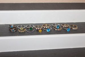 lot 20 image: Fashion Rings
