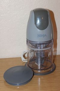 lot 16 image: Ninja Food Processor Double Bladed