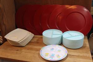lot 236 image: Red plater trays and kids plastic plates and snack trays