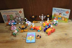 lot 153 image: Mixed Lot of small toys like Looney tunes and more see pictures