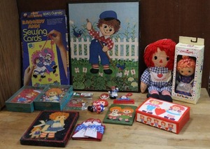 lot 150 image: Raggedy Ann lot