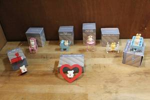 lot 149 image: Avon gift collection see pictures