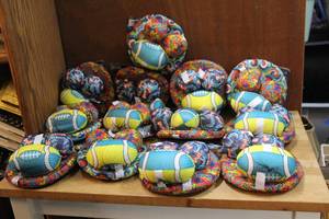 lot 128 image: 13- water Bombs 4packs