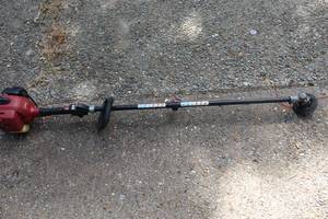 lot 287 image: Toro weed eater