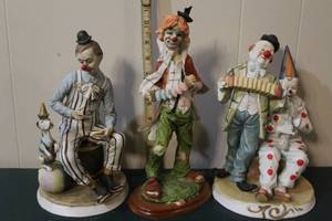 lot 256 image: Mixed Lot of clown figures about 10 to 11 inches tall